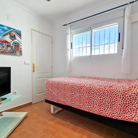 2 Bedroom Awesome In Casa vacanze *